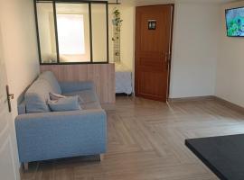 Studio cosy avec alcôve et terrasse