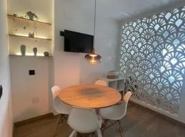 Marina Bajondillo Renoved wifi 20 meters from the beach