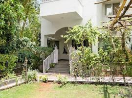 Meadows - 4BHK Private pool Villa, Bangalore，位于Denkanikota的酒店