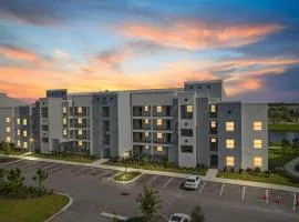 2 Beedrooms 2 Bathrooms Storey Lake 3151-404