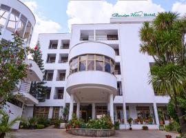 Garden Hills Hotel
