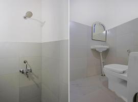 Capital O Diamond 18 Near Worlds Of Wonder，位于Kalkaji Devi的酒店