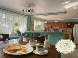 Casa bambú con desayuno，位于普约的酒店