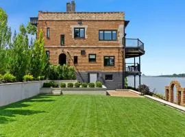 Elegant Riverside Escape Historic Charm & Views