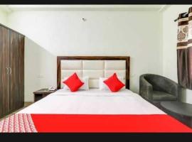 OYO Yadav Restaurant & Family Rooms，位于Rewāri的酒店