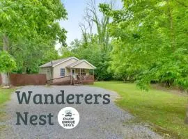 Wanderers Nest with a hot tub