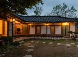 Yangpyeong Baknyeon gotack Yusunjae Hanok pension