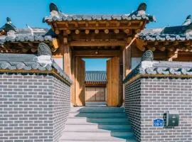 A day at Hanok Yerang