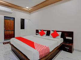 OYO Flagship Hotel Seven Horse，位于Navsāri的酒店
