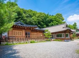 Yongin Yejik Hanok Pension
