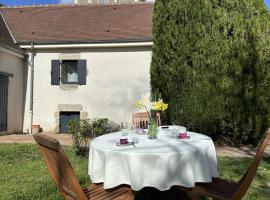 Gîte confort au cœur de l'Allier : randonnées, canoë, pêche, vignoble, terrasse, tout inclus - FR-1-489-512，位于Contigny的酒店