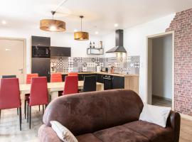 Gîte Jean Scafer, Piscine chauffée, Wifi, Salle de jeux, Animaux de la ferme，位于Beynat的酒店