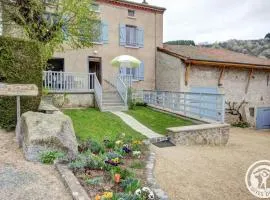 Gîte rural familial avec jardin, terrasse et équipements modernes près du Parc Livradois Forez - FR-1-496-22