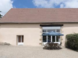 Gîte charmant avec piscine et jardin en Bourbonnais - FR-1-489-57，位于Cressanges的酒店