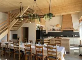 Gîte rustique avec piscine partagée et animaux admis, 15 pers - FR-1-489-465