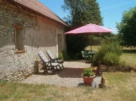 Charmant gîte à Lurcy-Lévis avec climatisation et jardin - FR-1-489-580