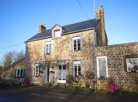 Gîte familial tout confort avec jeux et jardin, proche voie verte et rivière - FR-1-497-132，位于Dompierre的酒店