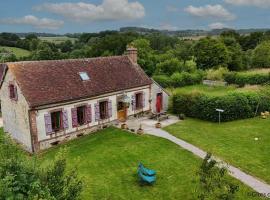 Charmante longère avec grand jardin, cheminée, Wi-Fi et animaux, tout inclus près du Perche - FR-1-497-216，位于Saint-Martin-des-Pézérits的酒店