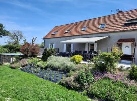 Longère rénovée avec piscine privée, Wi-Fi et climatisation - FR-1-489-201，位于Échassières的酒店