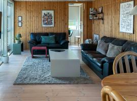 Holiday Home Near Mols Bjerge And Skødshoved Beach，位于Dejret的酒店