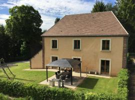 Maison familiale avec jardin clos, jeux extérieurs, wifi et tout confort au cœur du Parc du Perche - FR-1-497-10，位于Feings的酒店