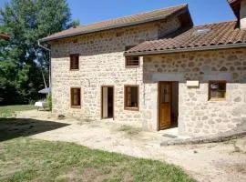 Gîte Charmant avec Jardin Privatif, Cheminée, et Activités Nature Proches, Animaux Acceptés - FR-1-496-66