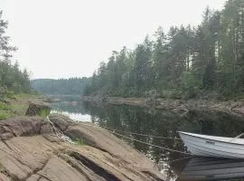 Historic Forest Cabin By Lake Steinsvannet