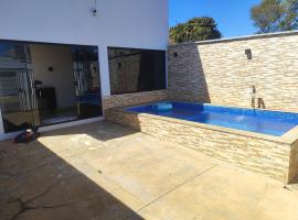 Casa alto padrão com Piscina e 3 Quartos