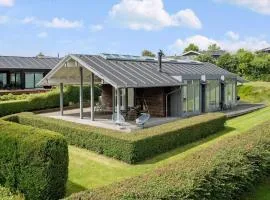 Holiday Home With Sea View In Hejlsminde