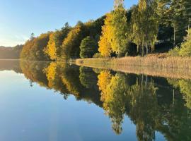 Wooden House With Nature Views Near Silkeborg，位于锡尔克堡的酒店