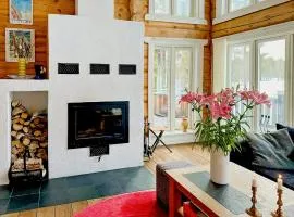 Hand-Built Log Cabin By The Lake In Vemdalen