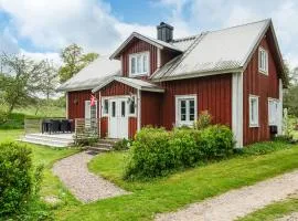 Swedish Cottage By Forest And Lake In Småland