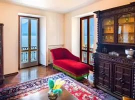 Very Elegant Historic Apartment F2