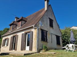 Maison à 1,6km de Sarlat à la campagne，位于萨尔拉拉卡内达的酒店