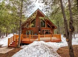Cozy Island Park Cabin with Hot Tub & Lake Access near Rentals in Island Park, Idaho