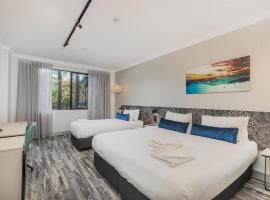 Mermaid Waters Hotel by Nightcap Plus，位于黄金海岸的酒店