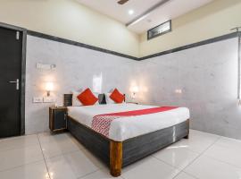 Super Hotel O Src Grand，位于维杰亚瓦达的酒店