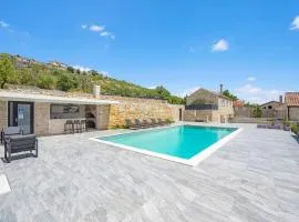 Beautiful Home In Skradin With Kitchen