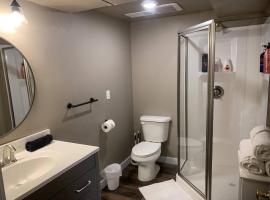 No Cleaning Fee BYU Creamery WD 65 TV King，位于普罗沃的酒店