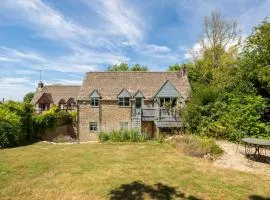 Pass the Keys Beautiful family house with large private garden