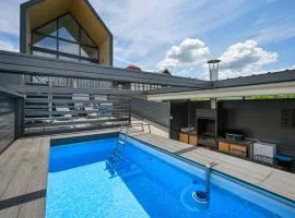 Beautiful Home In Seketin With Sauna