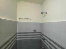 OYO Jinnens Tourist Home，位于Ponnāni的酒店