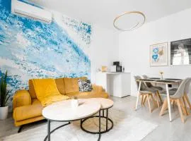 2 Private Suits - Art, Location, Quiet, Balconies