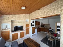 MAE S appartement Lanester，位于拉内斯泰尔的酒店