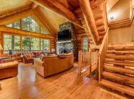 Luxury Log Chalet Ski In & Out Pool and Private HotTub