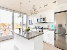 Contemporary 3BR with Natural Light High Park North Nearest Intersection - Dorval Rd,