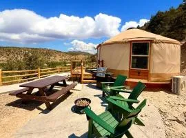 Yurt Overlook #02 with AC and Private Bath King Suite
