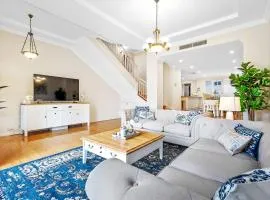 East Perth Luxury Waterfront Retreat