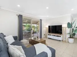 Rivervale Family Retreat-optus,river,shops,crown