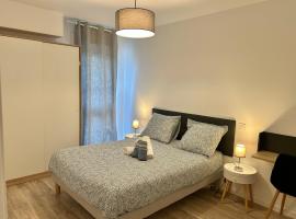 Appartement T2 Lanester -Centre avec terrasse，位于拉内斯泰尔的酒店